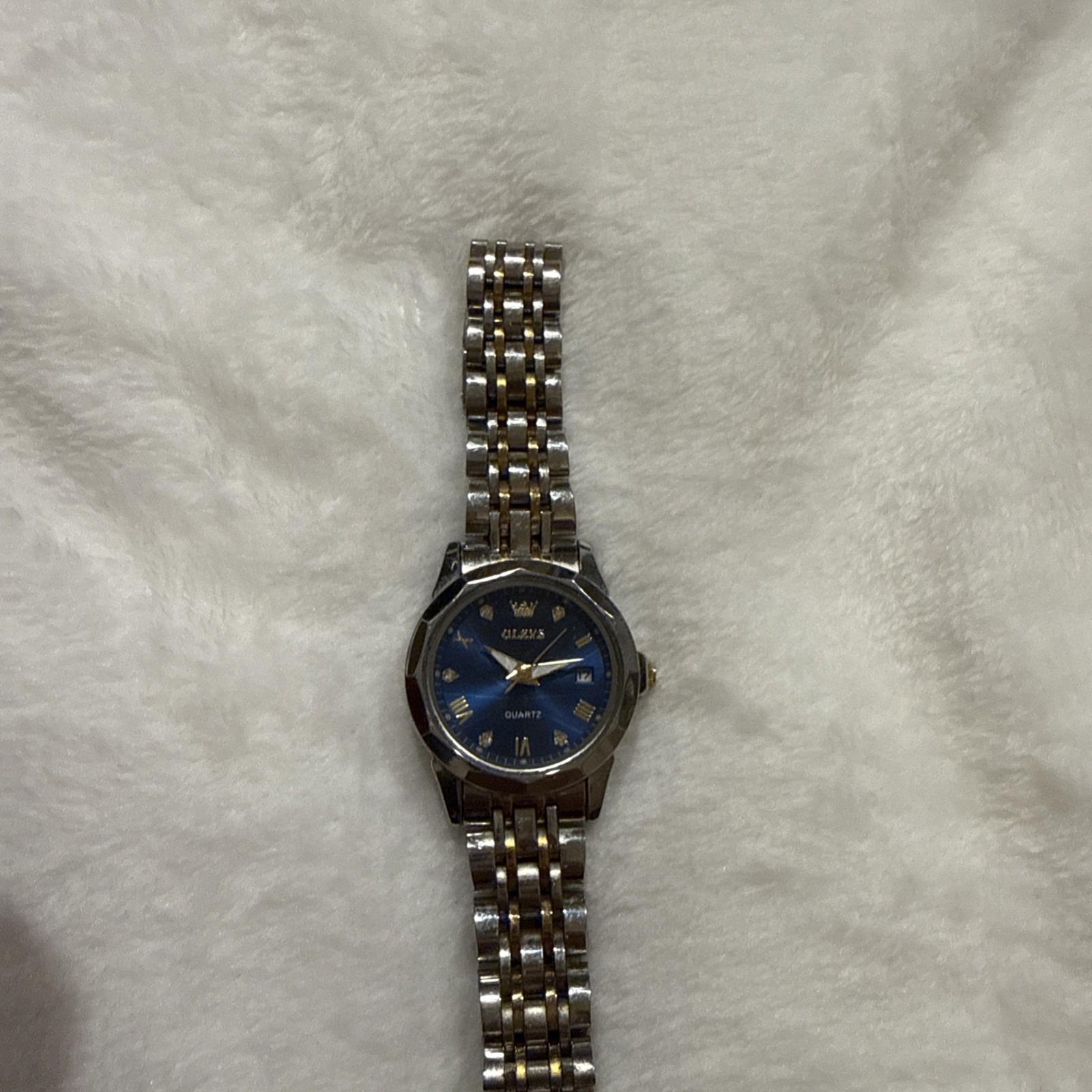Olevs Quartz Womens Wristwatch Blue Dial DayDate Gold Silver Metal Bracelet